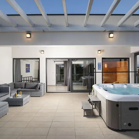 Sole Am Mit Pool- Sauna- Whirlpool By Interhome