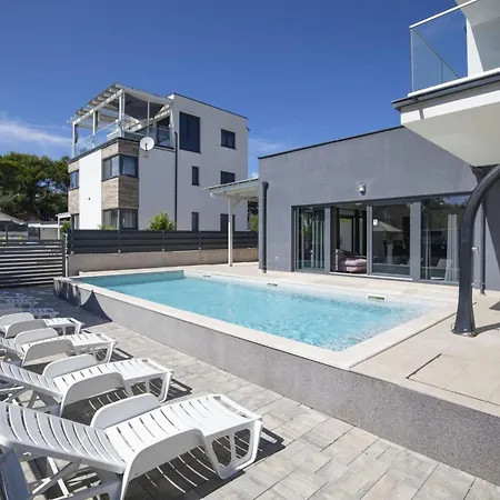 Dom wakacyjny Sole Am Mit Pool- Sauna- Whirlpool By Interhome *