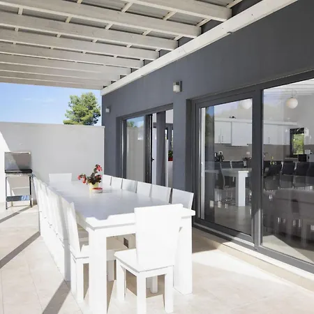 Sole Am Mit Pool- Sauna- Whirlpool By Interhome Pomer